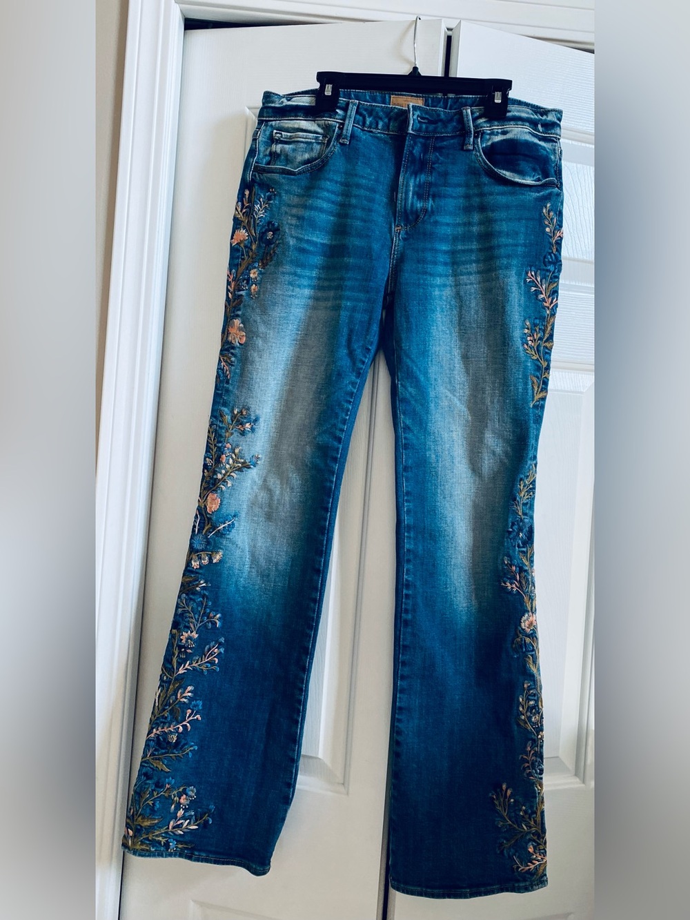 DRIFTWOOD Blue Straight-Leg Jeans with Floral Embroidery